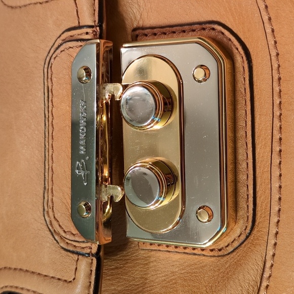 B. Makowsky Purse, Leather - Picture 4 of 13